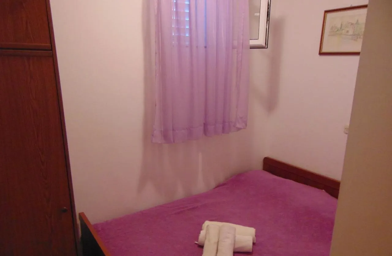 Apartments By The Sea Seget Donji, Trogir - 19351 Croatia